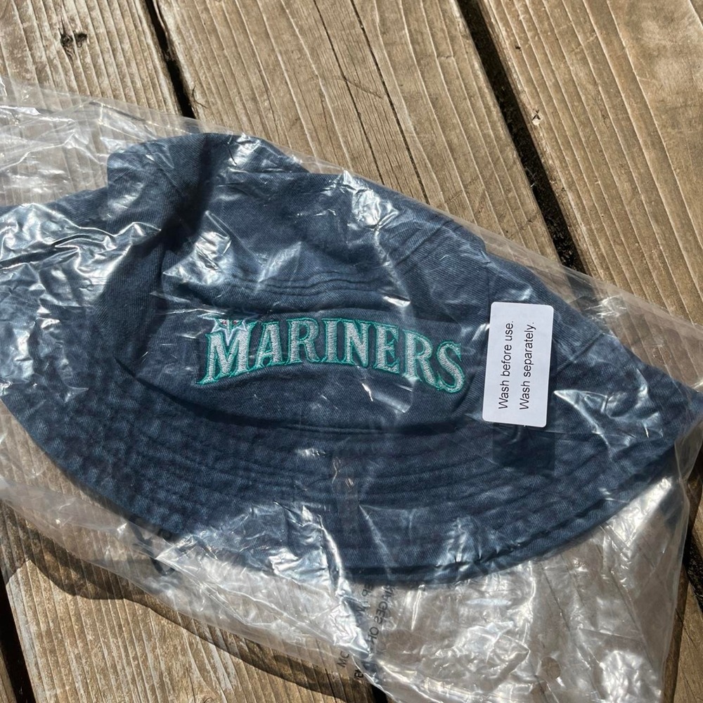 Seattle Mariners bucket hat in navy blue
